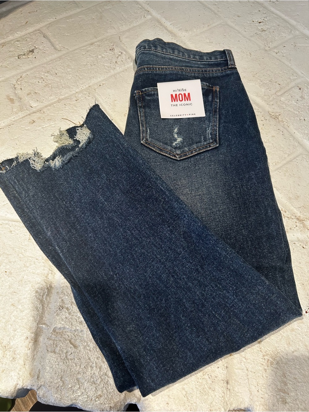 Celebrity pink iconic Mom JeansHigh-Rise Distressed Dark Blue size 9/29